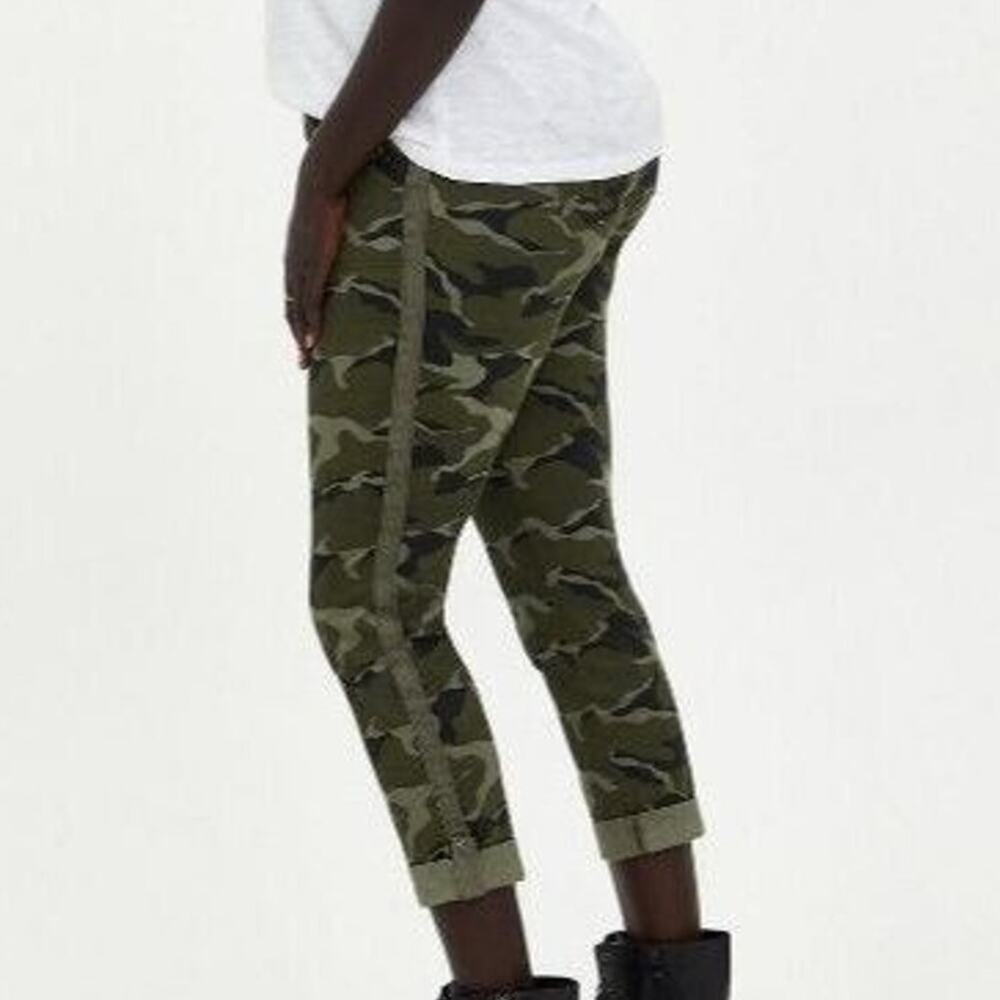 Torrid Womens Cropped Camo Pants Size 24 Army Heritage Skinny Stretch Military